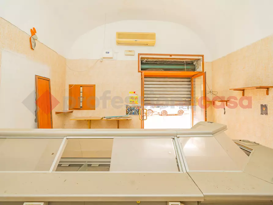 Immagine 12 di Negozio in vendita  in Corso San Giovanni a Teduccio, 820 a Napoli
