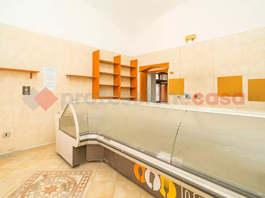 Immagine 7 di Negozio in vendita  in Corso San Giovanni a Teduccio, 820 a Napoli