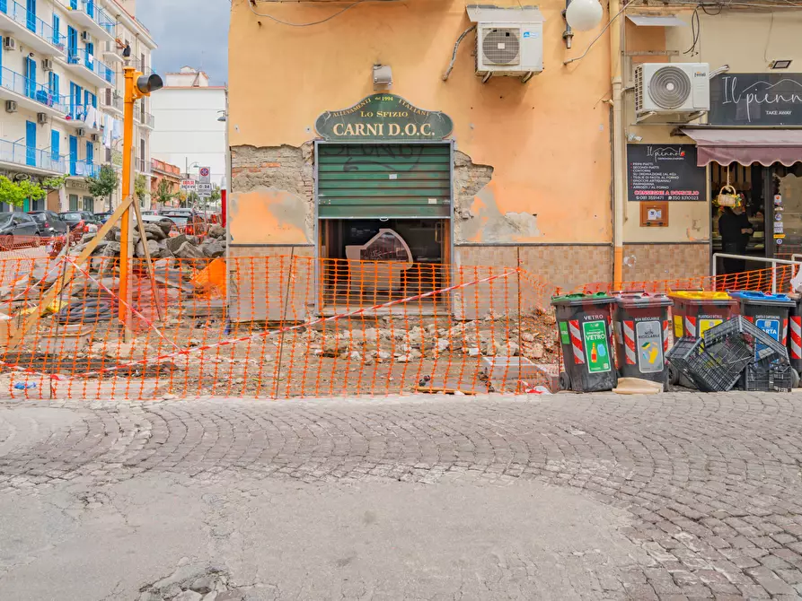 Immagine 3 di Negozio in vendita  in Corso San Giovanni a Teduccio, 820 a Napoli
