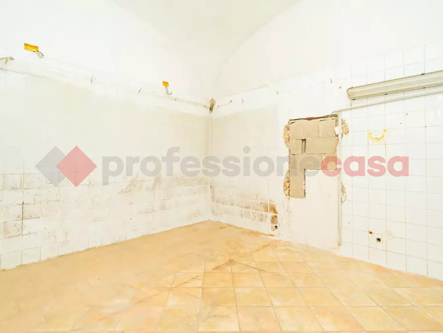 Immagine 14 di Negozio in vendita  in Corso San Giovanni a Teduccio, 820 a Napoli