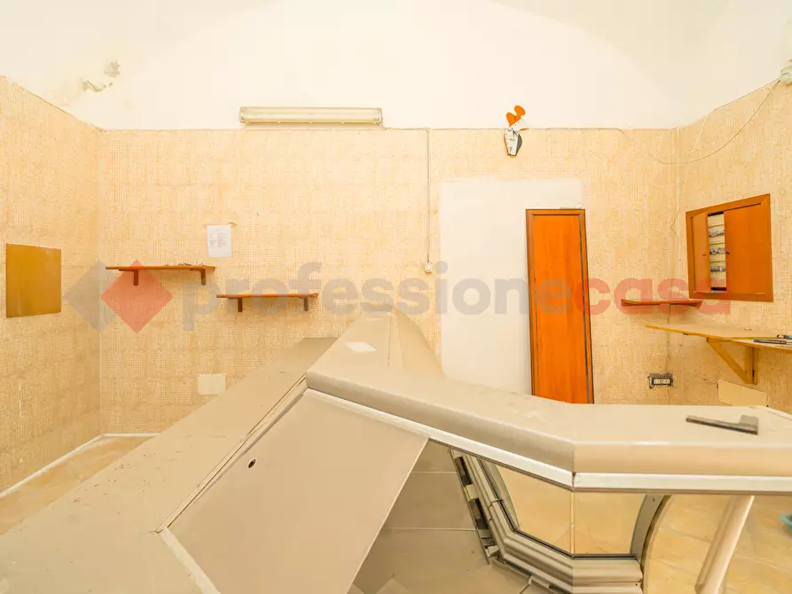 Immagine 8 di Negozio in vendita  in Corso San Giovanni a Teduccio, 820 a Napoli
