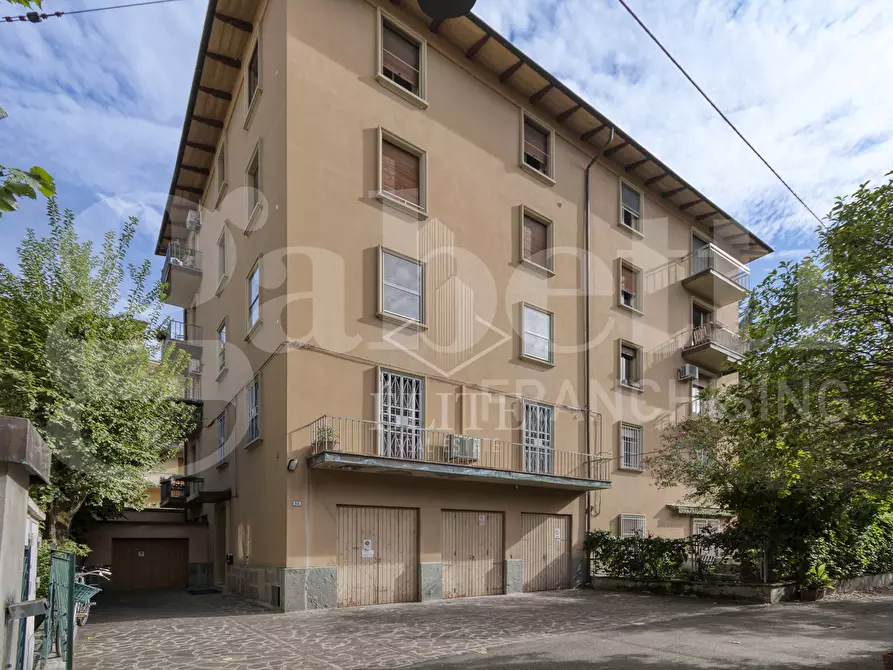 Immagine 38 di Appartamento in vendita  in Via MURRI a Bologna