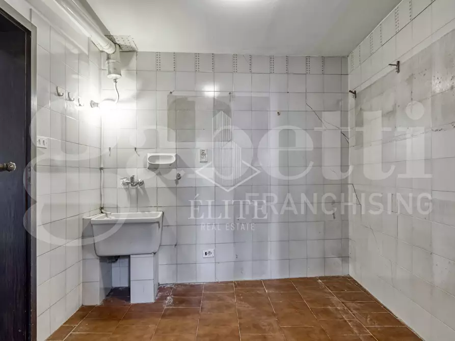 Immagine 30 di Appartamento in vendita  in Via MURRI a Bologna