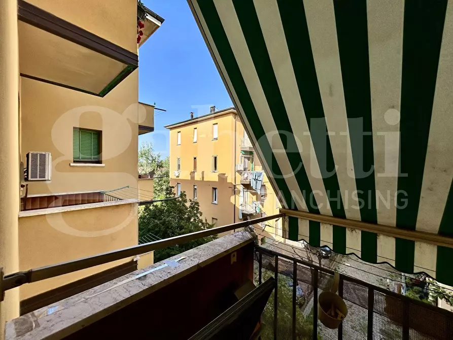 Immagine 2 di Appartamento in vendita  in Via Alfredo Calzolari a Bologna