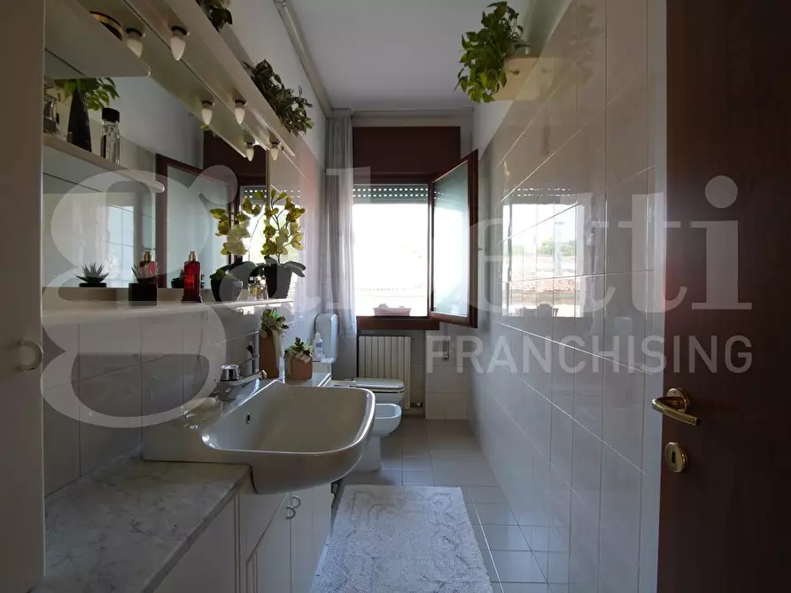 Immagine 13 di Appartamento in vendita  in Via Bissuola, . a Venezia