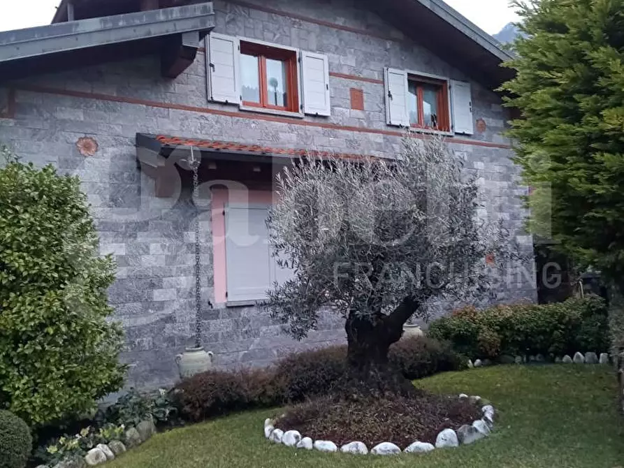 Immagine 3 di Villa in vendita  in Via PONTE OSCURO, snc a Asso