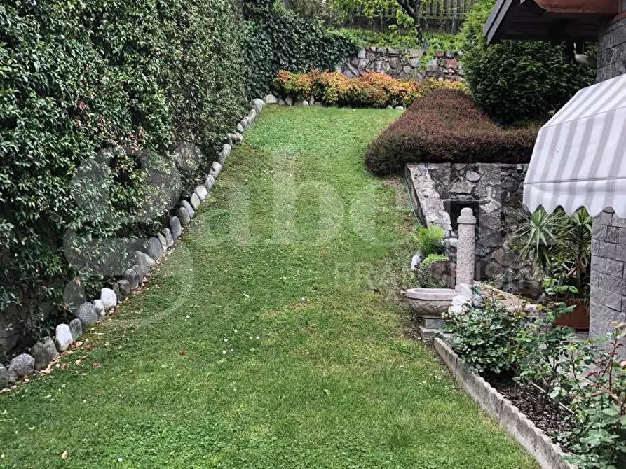 Immagine 8 di Villa in vendita  in Via PONTE OSCURO, snc a Asso