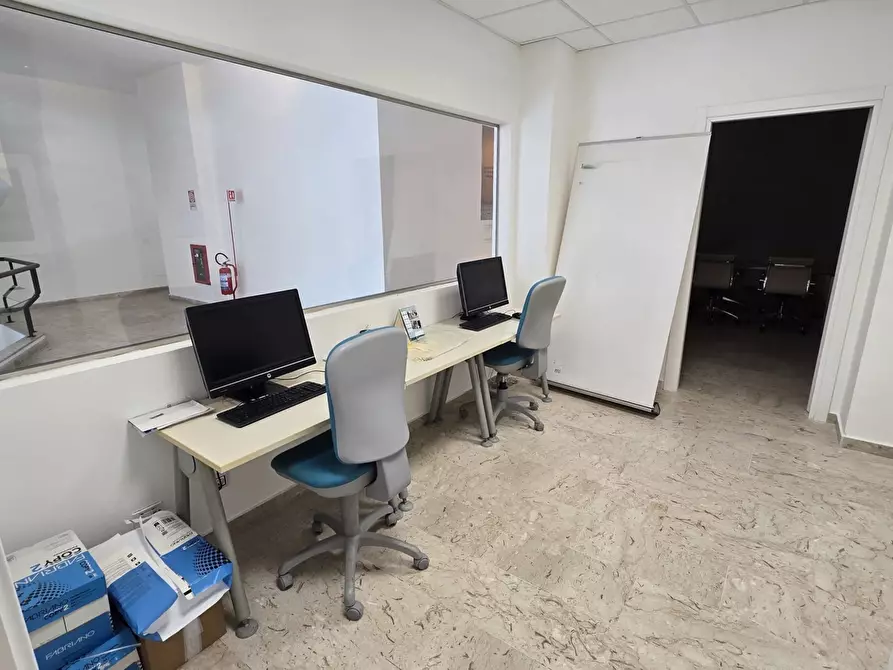 Immagine 25 di Ufficio in affitto  in Via Lincoln, 21 a Palermo
