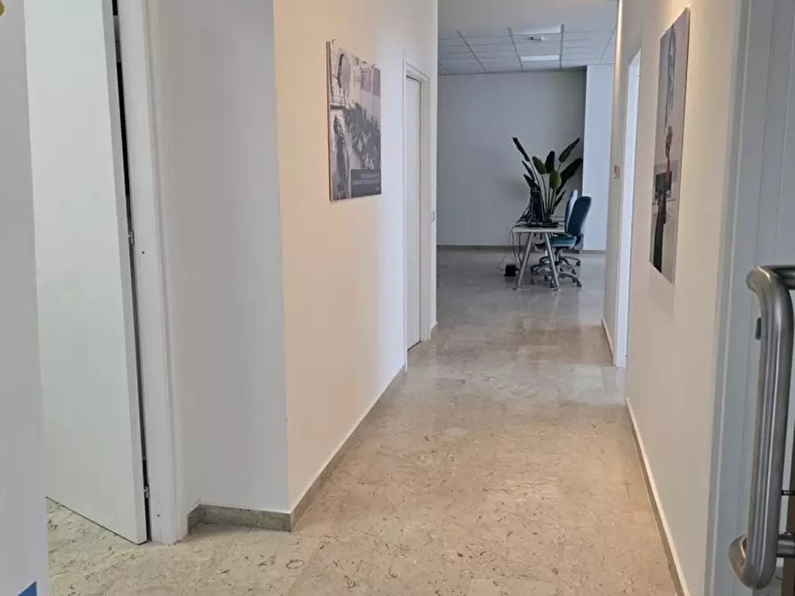 Immagine 8 di Ufficio in affitto  in Via Lincoln, 21 a Palermo