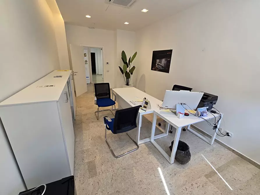 Immagine 9 di Ufficio in affitto  in Via Lincoln, 21 a Palermo