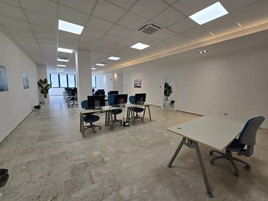 Immagine 16 di Ufficio in affitto  in Via Lincoln, 21 a Palermo