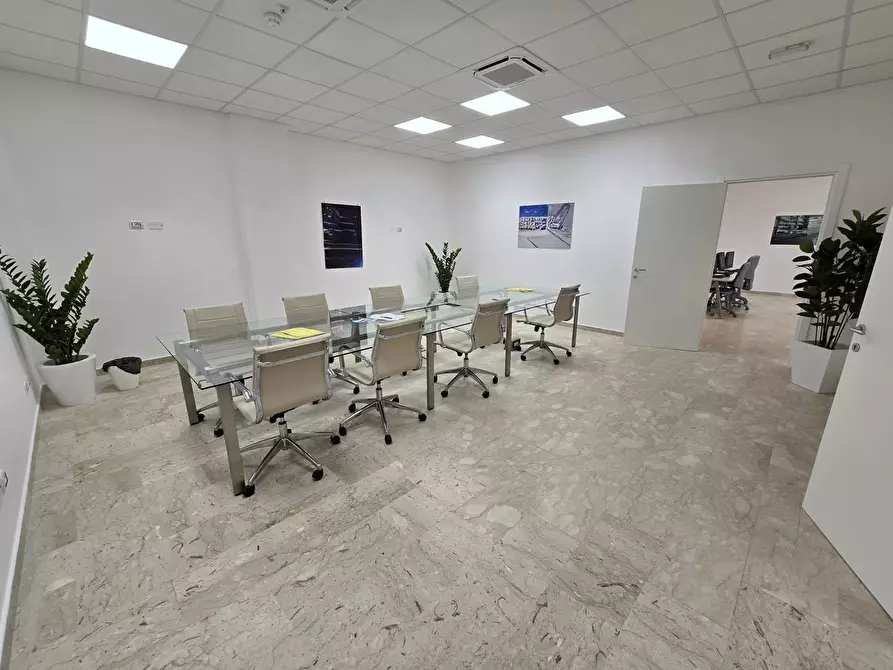 Immagine 14 di Ufficio in affitto  in Via Lincoln, 21 a Palermo