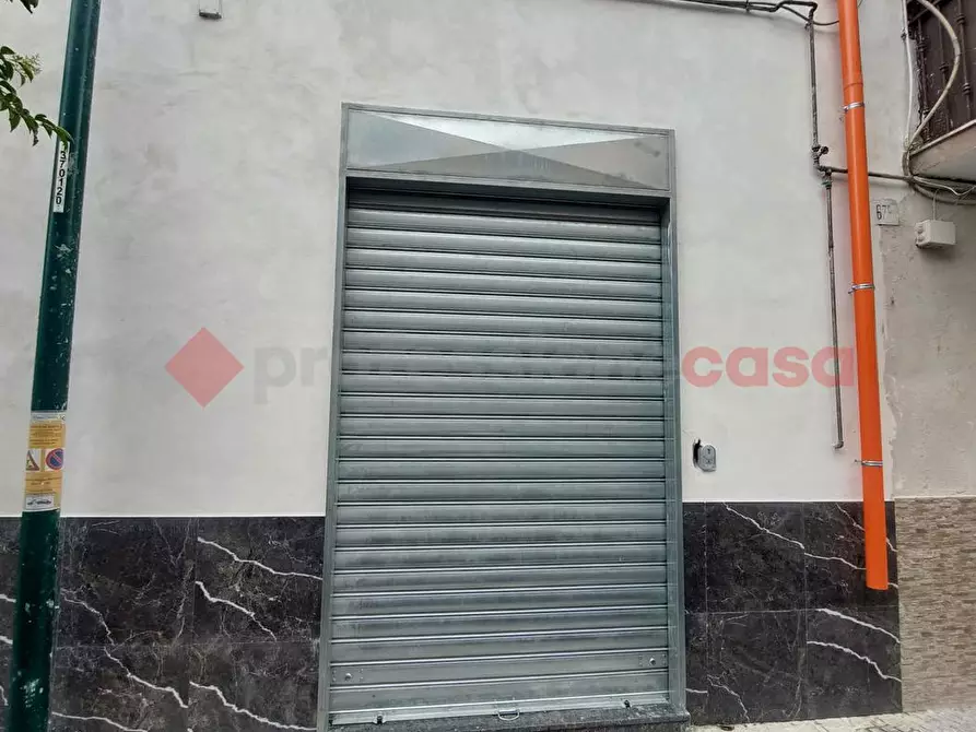 Immagine 1 di Negozio in affitto  in Corso Protopisani, 67 a Napoli