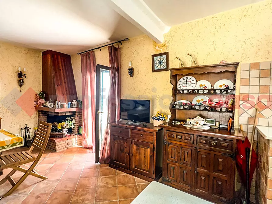 Immagine 14 di Villa in vendita  in Via Circonvallazione Cerano, 24 a Torre Cajetani