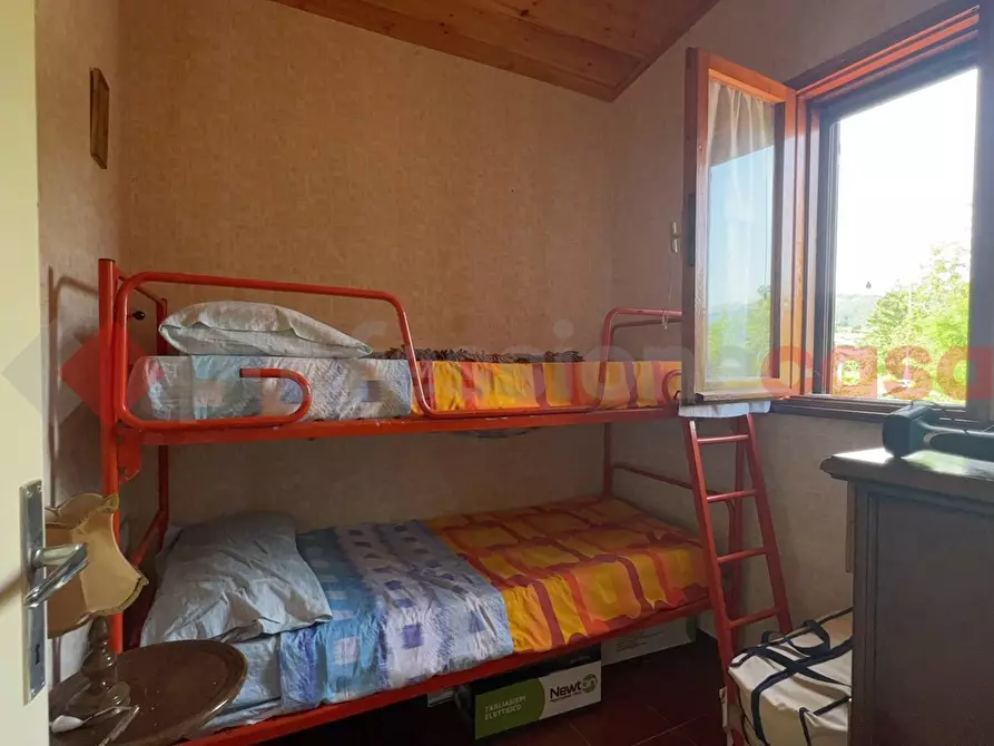 Immagine 6 di Villa in vendita  in Via Circonvallazione Cerano, 24 a Torre Cajetani