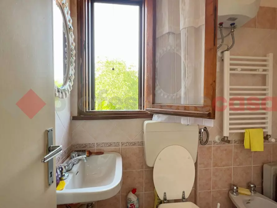 Immagine 7 di Villa in vendita  in Via Circonvallazione Cerano, 24 a Torre Cajetani