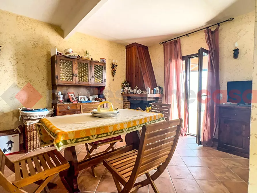 Immagine 19 di Villa in vendita  in Via Circonvallazione Cerano, 24 a Torre Cajetani