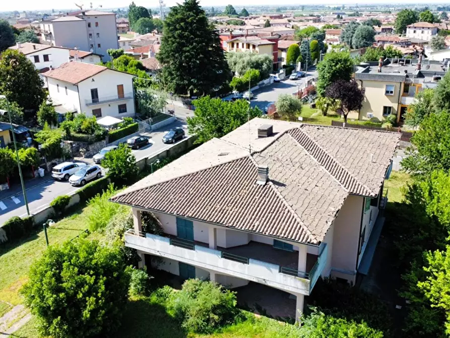 Immagine 4 di Villa in vendita  in Via MARTINENGO, 29 a Rovato
