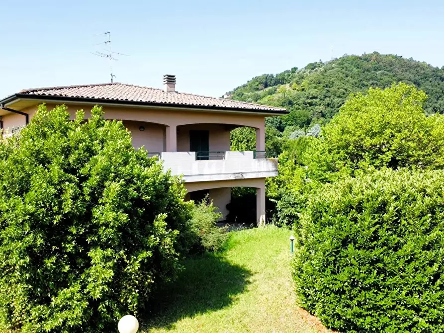 Immagine 2 di Villa in vendita  in Via MARTINENGO, 29 a Rovato