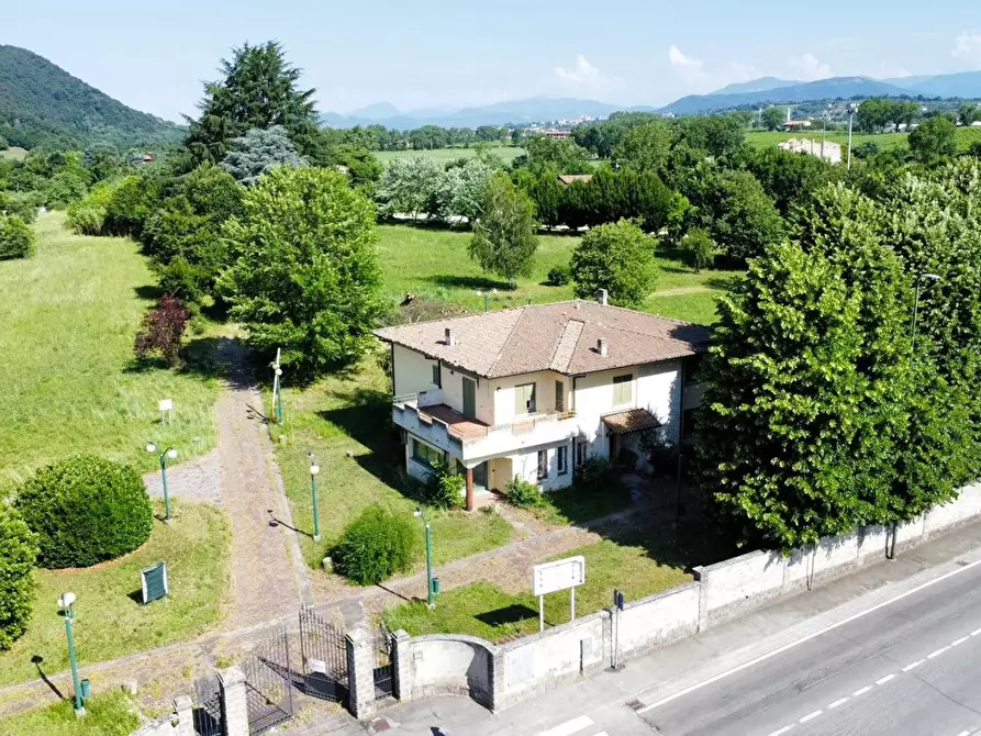 Immagine 2 di Villa in vendita  in Via MARTINENGO, 31 a Rovato