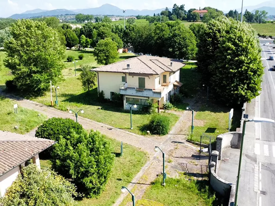 Immagine 3 di Villa in vendita  in Via MARTINENGO, 31 a Rovato