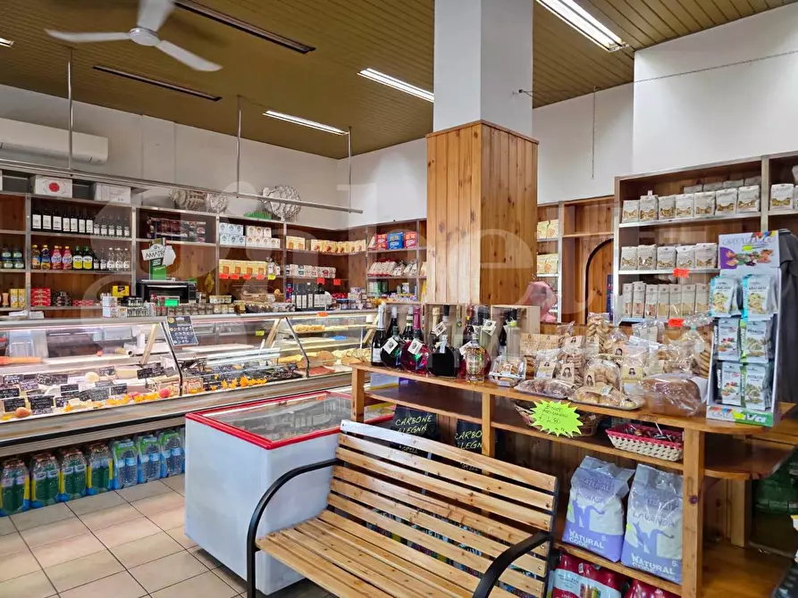 Immagine 17 di Attività commerciale in vendita  in Via di Bravetta, 578 a Roma