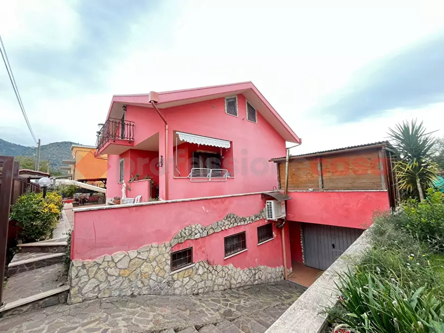 Immagine 3 di Villa in vendita  in Strada Colle Nocello, 26 a Tivoli