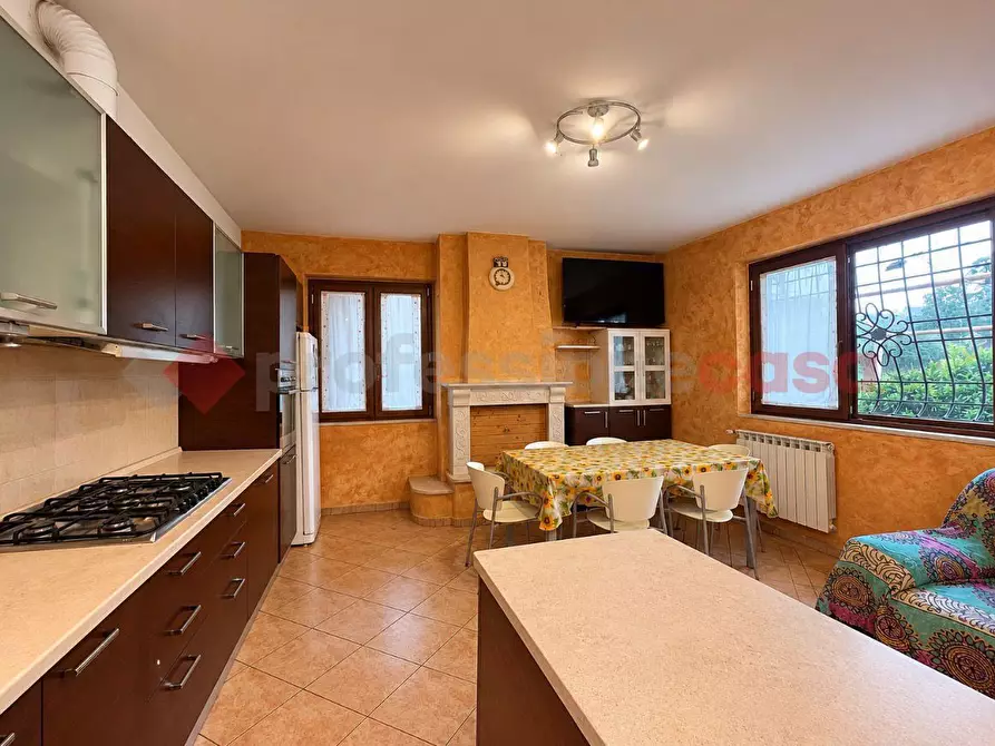Immagine 12 di Villa in vendita  in Strada Colle Nocello, 26 a Tivoli