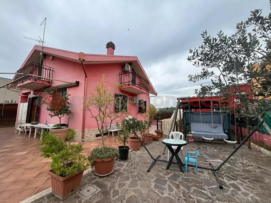 Immagine 1 di Villa in vendita  in Strada Colle Nocello, 26 a Tivoli