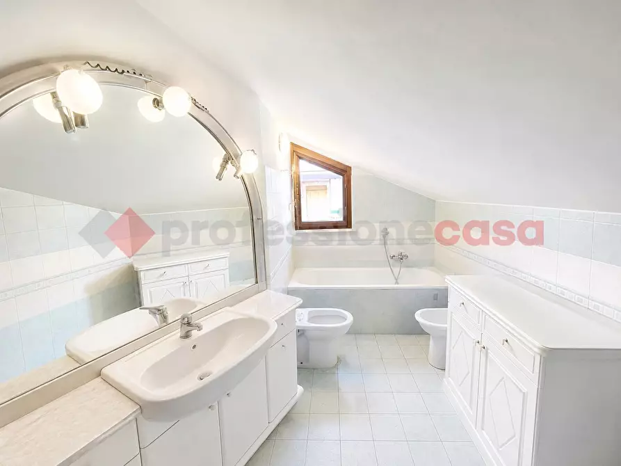 Immagine 18 di Villa in vendita  in Strada Colle Nocello, 26 a Tivoli