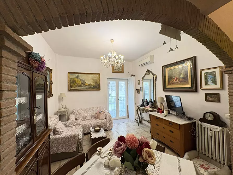 Immagine 2 di Appartamento in vendita  in Via Fonte Buono, 104 a Roma