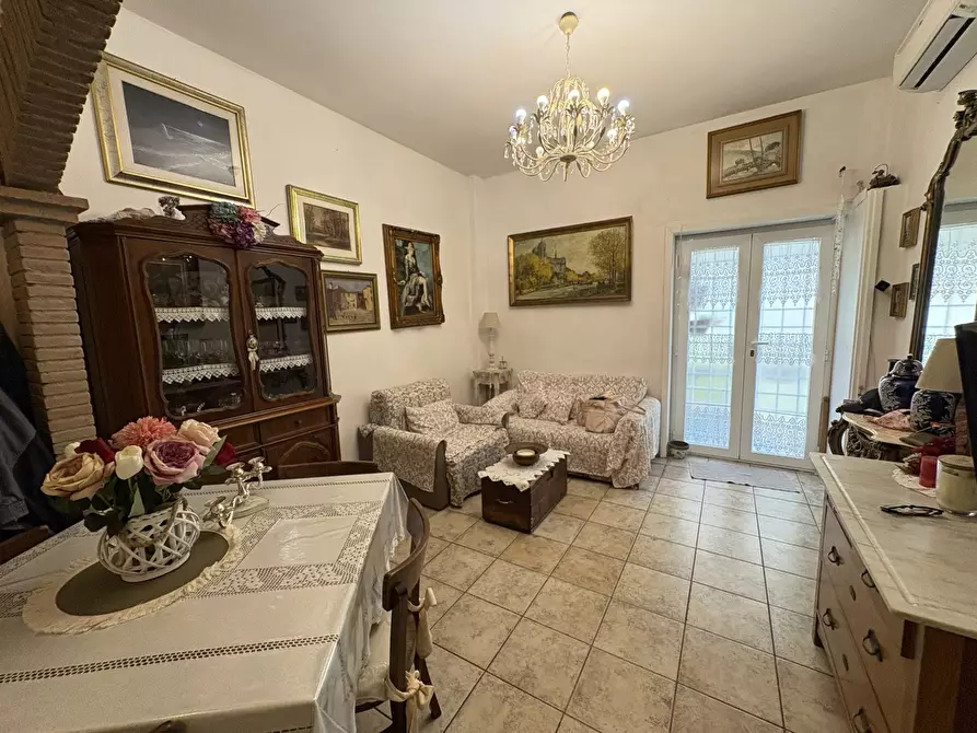 Immagine 3 di Appartamento in vendita  in Via Fonte Buono, 104 a Roma