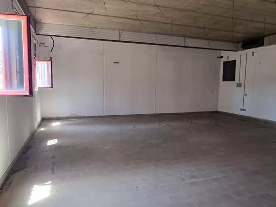 Immagine 16 di Palazzo in vendita  in Via Adige, 81 a Melilli