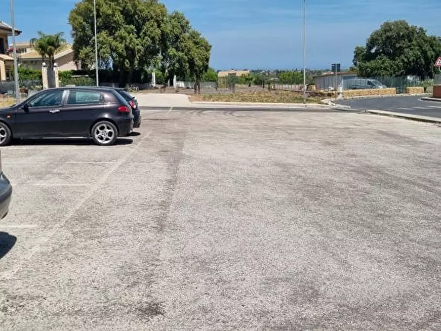 Immagine 5 di Palazzo in vendita  in Via Adige, 81 a Melilli