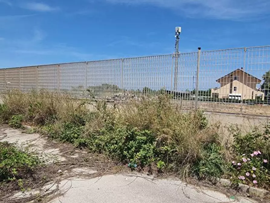 Immagine 12 di Palazzo in vendita  in Via Adige, 81 a Melilli