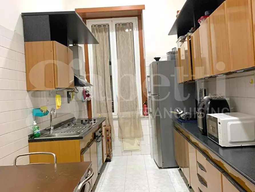 Immagine 8 di Appartamento in vendita  in Via macedonio melloni a Napoli