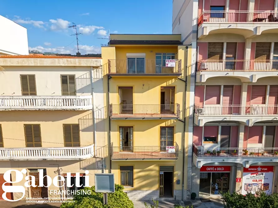 Immagine 1 di Palazzo in vendita  in Via COSENZ, 131 a Sant'agata Di Militello