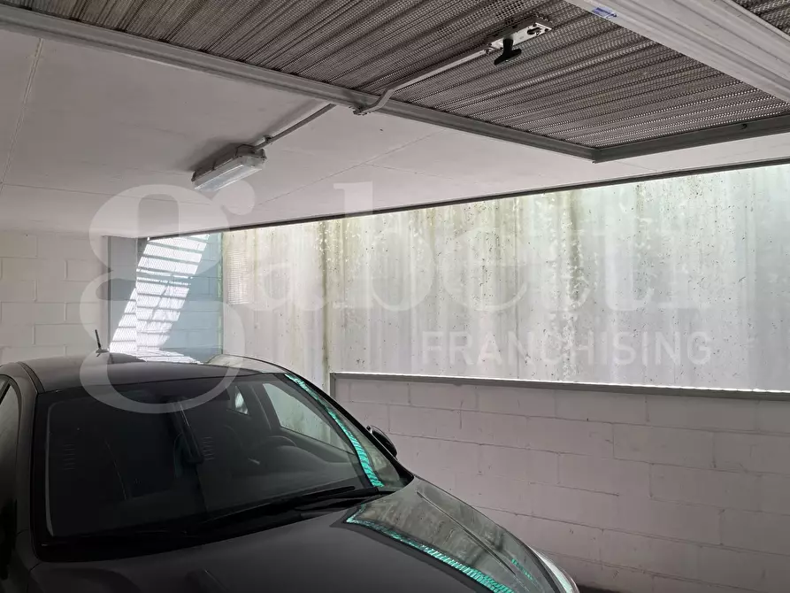Immagine 3 di Box auto in vendita  in Via San DonÃ , . a Venezia