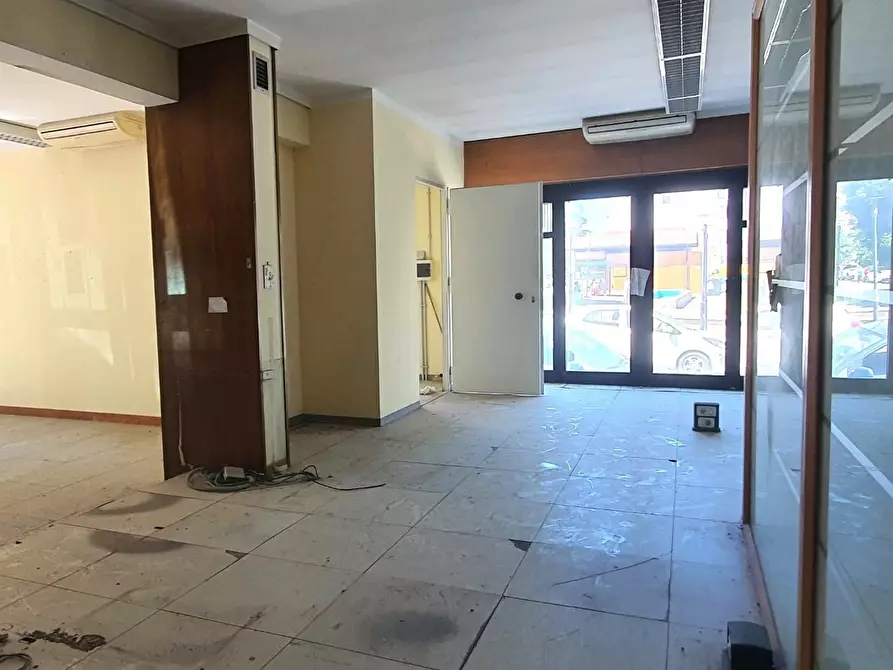 Immagine 11 di Negozio in vendita  in Viale della Regione, 23/A a Partinico