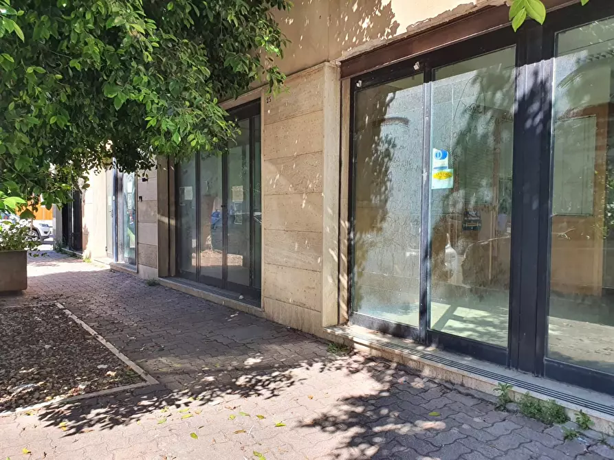 Immagine 3 di Negozio in vendita  in Viale della Regione, 23/A a Partinico