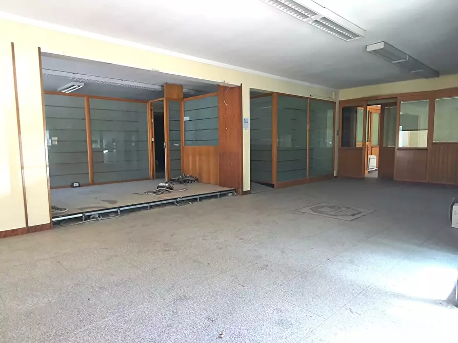 Immagine 10 di Negozio in vendita  in Viale della Regione, 23/A a Partinico