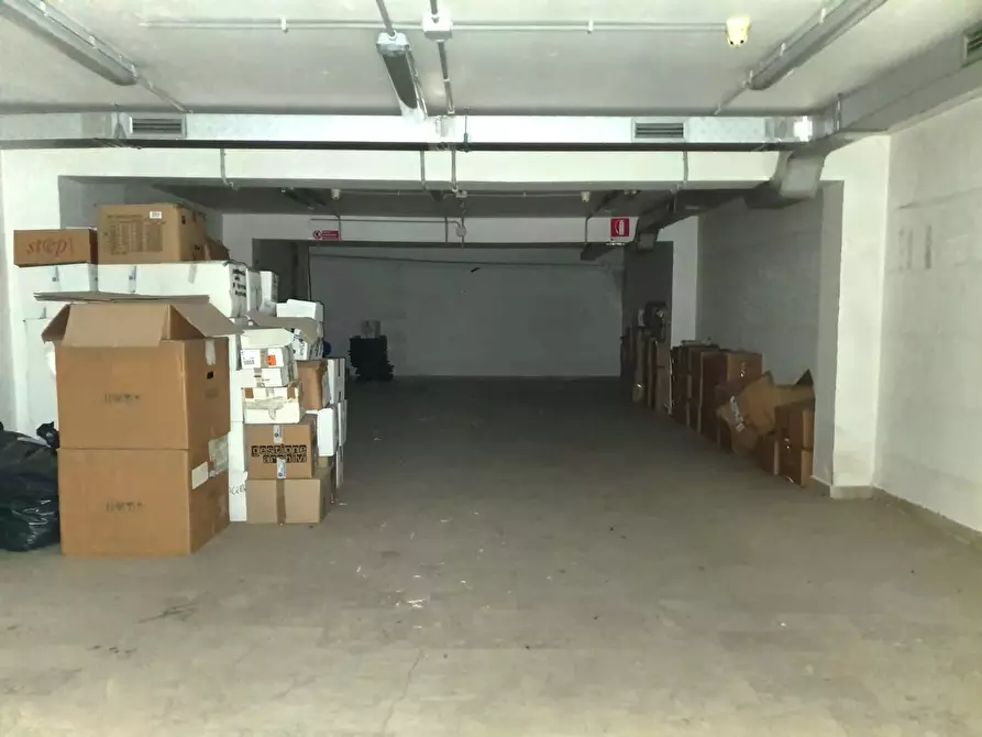 Immagine 15 di Negozio in vendita  in Viale della Regione, 23/A a Partinico