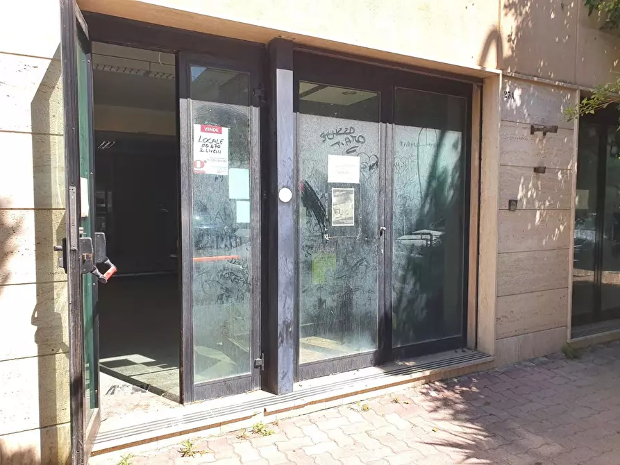 Immagine 8 di Negozio in vendita  in Viale della Regione, 23/A a Partinico