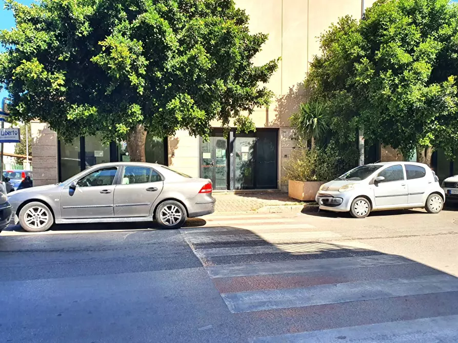 Immagine 6 di Negozio in vendita  in Viale della Regione, 23/A a Partinico