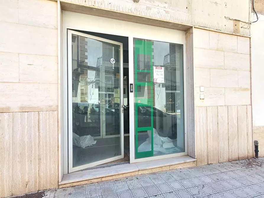 Immagine 1 di Negozio in vendita  in Via Roma, 164 a Campobello Di Mazara