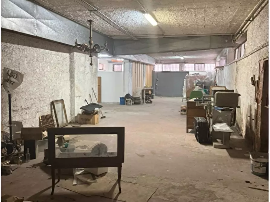 Immagine 5 di Magazzino in affitto  in Piazza Carlo Cattaneo, 18 a Sant'anastasia
