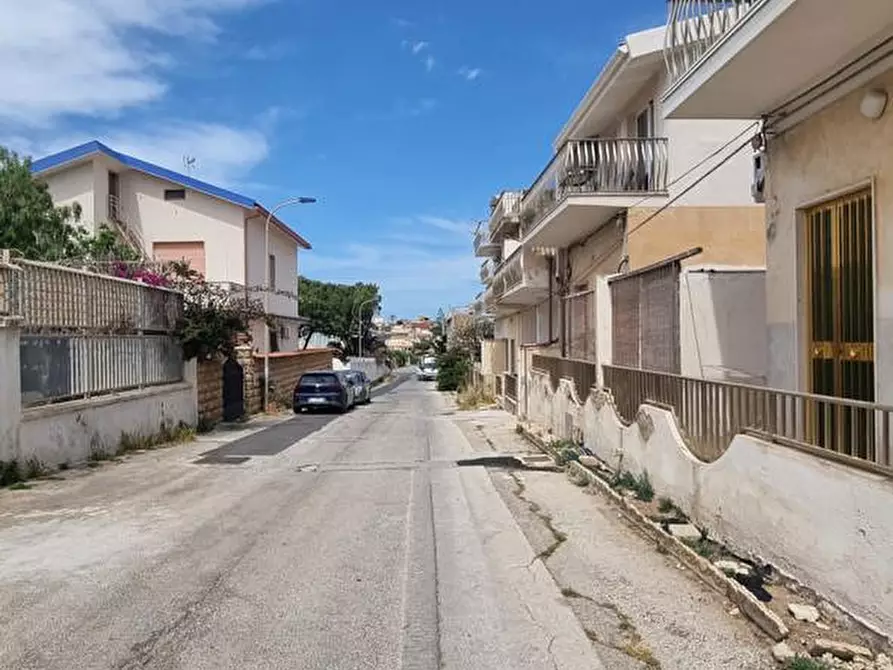 Immagine 19 di Palazzo in vendita  in Via Beatrice Cava d'Aliga, 6 a Scicli