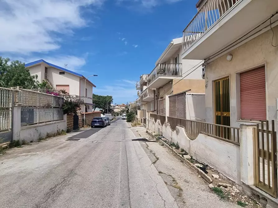Immagine 21 di Palazzo in vendita  in Via Beatrice Cava d'Aliga, 6 a Scicli