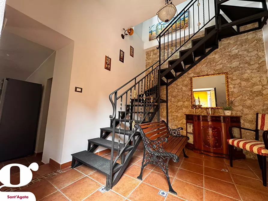 Immagine 2 di Palazzo in vendita  in Contrada GAGLIO, SNC a Sant'agata Di Militello