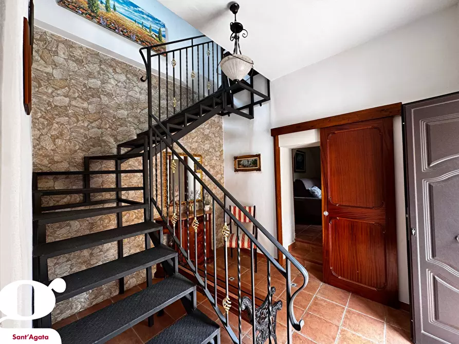 Immagine 3 di Palazzo in vendita  in Contrada GAGLIO, SNC a Sant'agata Di Militello